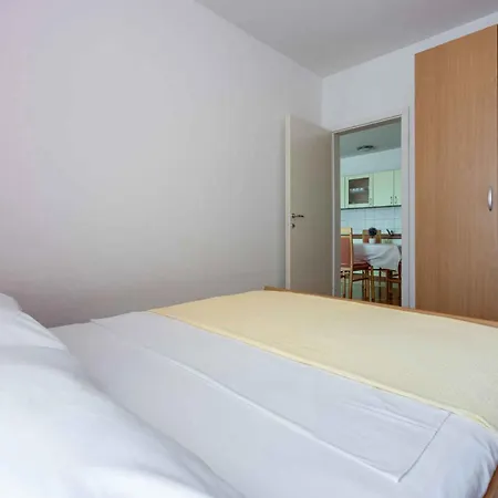 In 45272 Apartment Novi Vinodolski