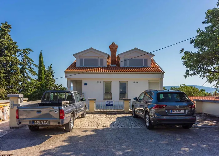 Apartment In 45272 Novi Vinodolski