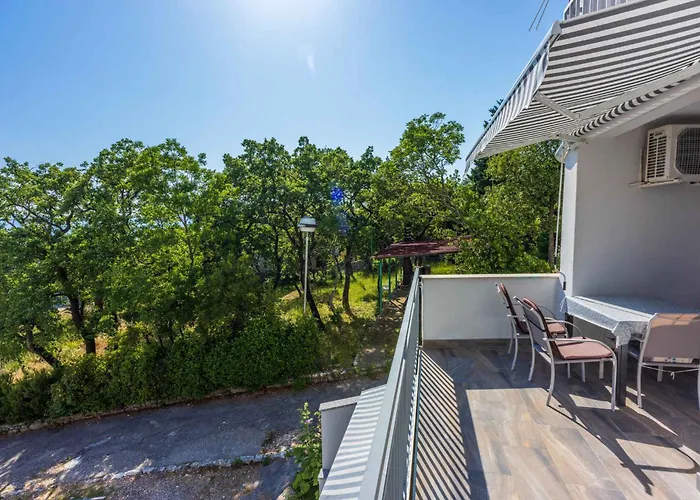 Apartment In 45272 Novi Vinodolski