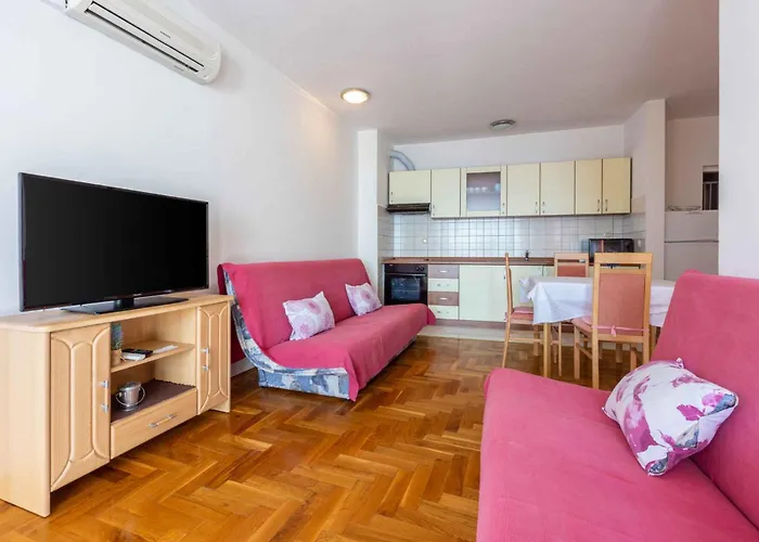 Apartment In 45272